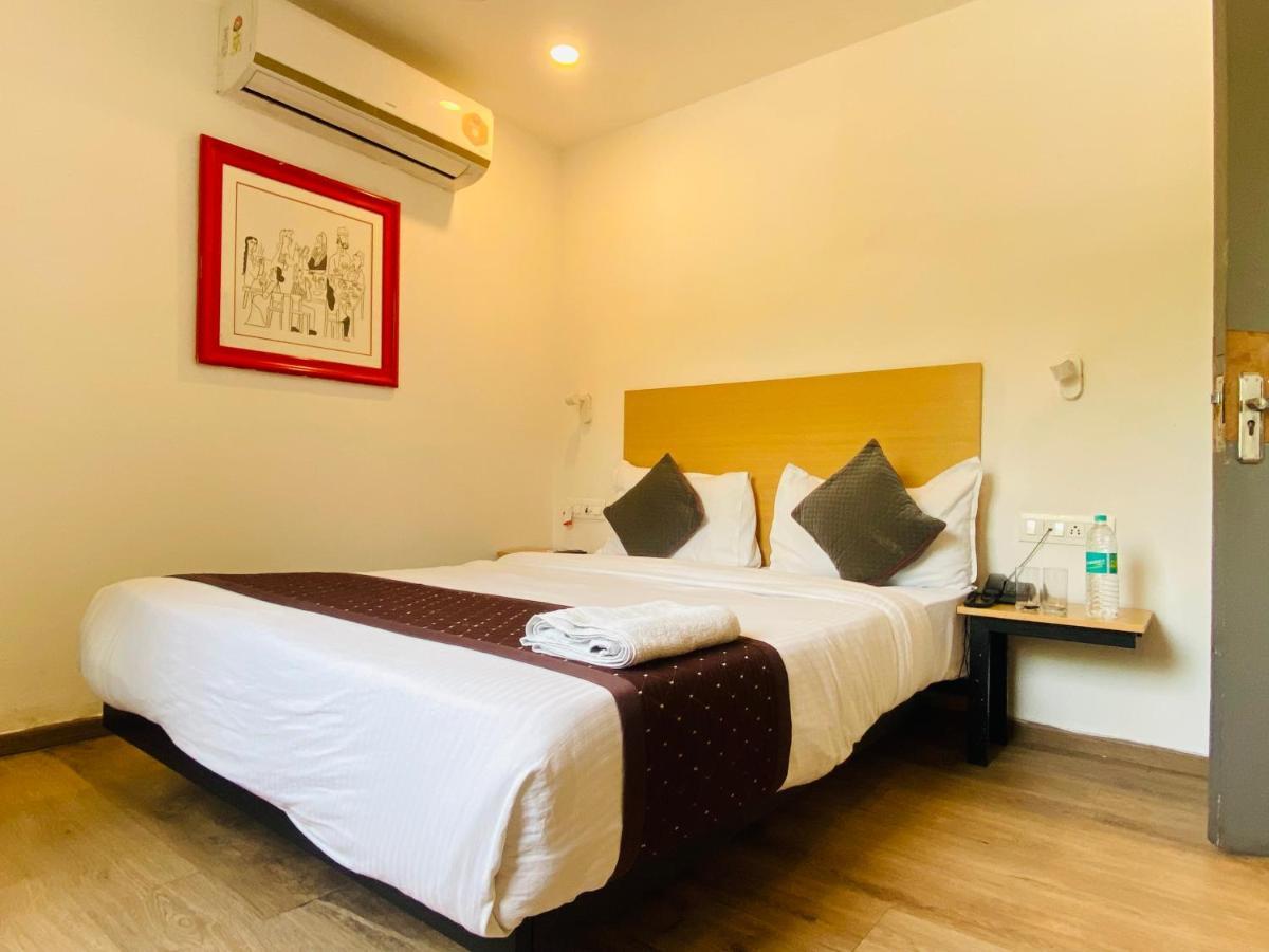 Qotel Hotel Ip Residency East Delhi Preet Vihar 뉴델리 외부 사진