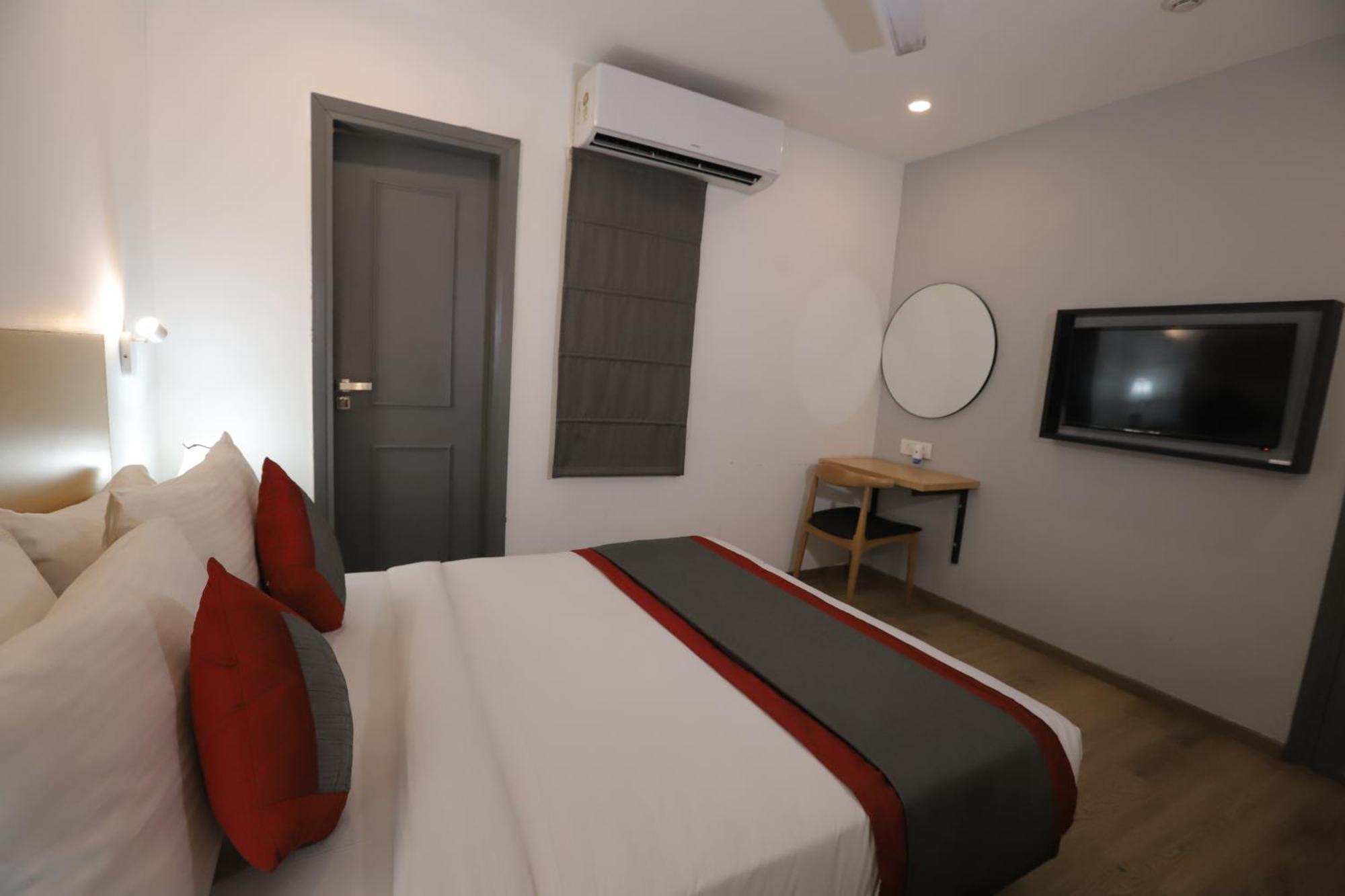 Qotel Hotel Ip Residency East Delhi Preet Vihar 뉴델리 외부 사진