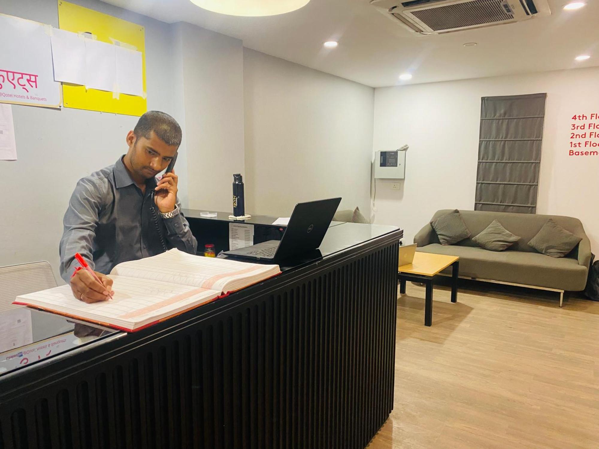Qotel Hotel Ip Residency East Delhi Preet Vihar 뉴델리 외부 사진